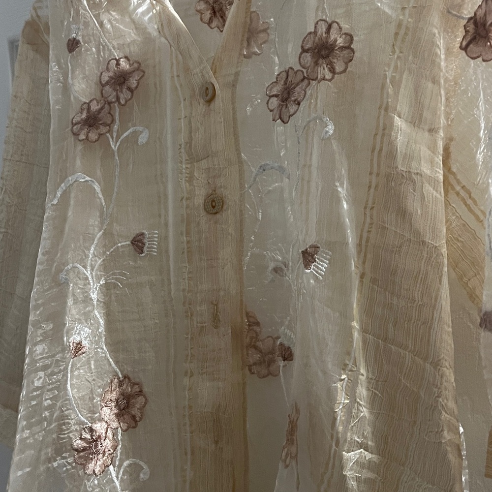 Floral Sheer Button-Up Blouse - Picture 2 of 3